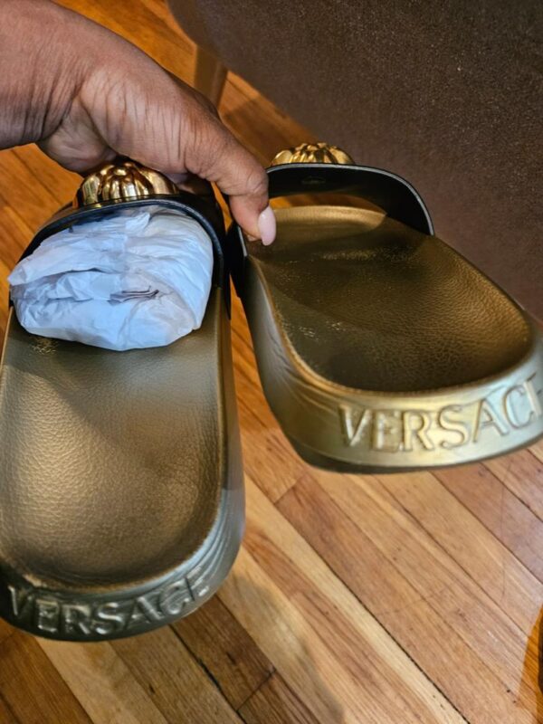 versace-medusa-black-rubber-slides-1